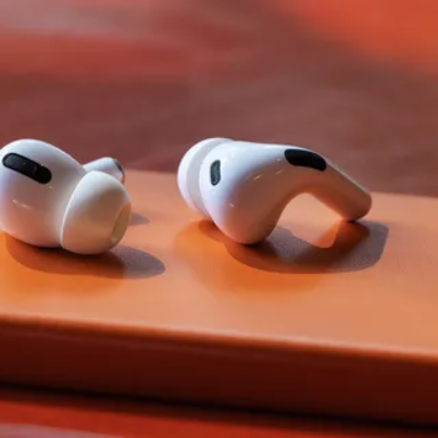 226285_AIRPODS_PRO_2_cwelch_0011