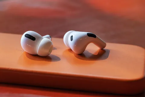 226285_AIRPODS_PRO_2_cwelch_0011